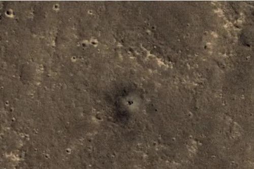 Tàu NASA tìm ra 'nấm mộ kho báu' của một tàu vũ trụ khác