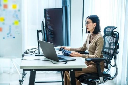 AI tạo sinh dần 'thống trị' thế giới kinh doanh: Doanh nghiệp cần thay đổi ra sao?