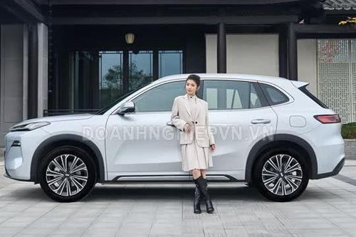 SUV công suất 328 mã lực, tiêu thụ 2,62 lít xăng/100 km, giá ngang Hyundai Grand i10, bán 'chạy như tôm tươi'