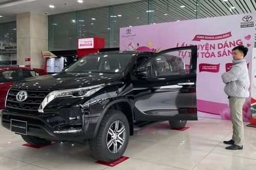 Giá xe Toyota Fortuner mới nhất tháng 1/2025: Giảm tới 50 triệu đồng