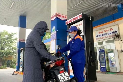 Tết Ất Tỵ 2025: Xăng dầu đầy kho, không lo khan hiếm
