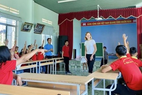 Lớp tiếng Anh miễn phí cho trẻ yếu thế ở Gia Lai