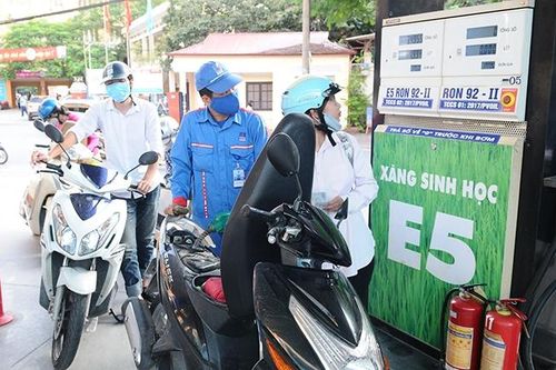 Bộ Công Thương khuyến khích người tiêu dùng sử dụng xăng E5