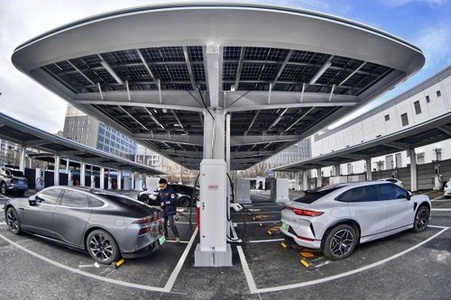 Các nhà sản xuất xe điện Trung Quốc 'mất phanh' trong cuộc chiến giảm giá