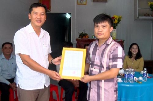 Long Xuyên trao nhà Nghĩa tình mặt trận