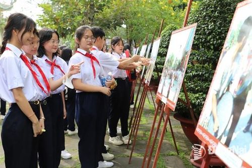 Học tập trong thư viện, bảo tàng, trung tâm văn hóa