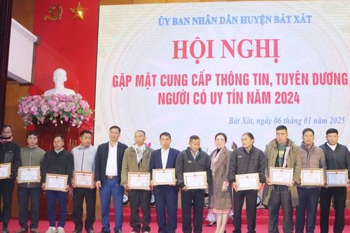 Bát Xát: Biểu dương 14 người có uy tín tiêu biểu năm 2024