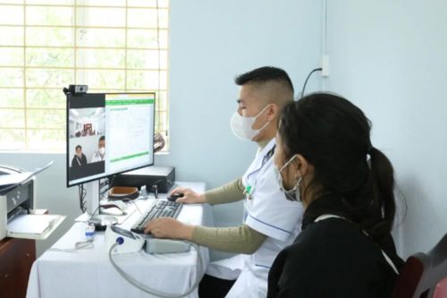 Trạm Y tế xã Tả Phời kết nối khám, chữa bệnh từ xa