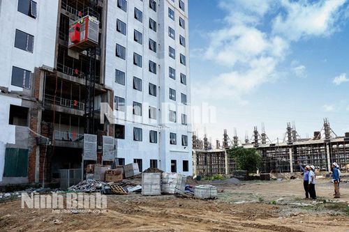 Thi đua lao động trên các công trình trọng điểm