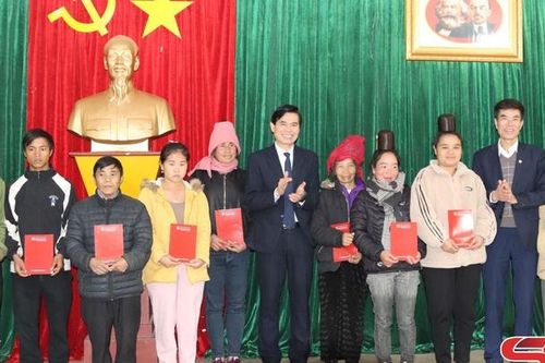 Đảm bảo mọi nhà, mọi người đều có Tết