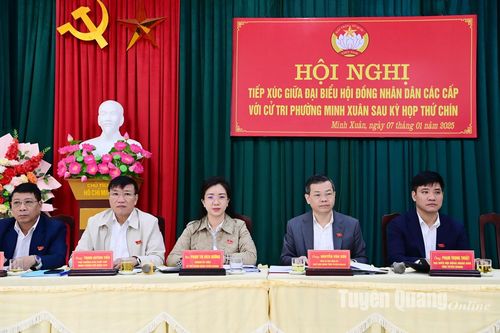 Chủ tịch UBND tỉnh Nguyễn Văn Sơn tiếp xúc cử tri phường Minh Xuân