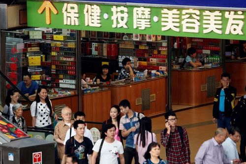 Tăng lương cho hàng triệu công chức, Trung Quốc 'bơm' lượng tiền khủng vào nền kinh tế