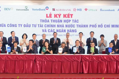 Ngân hàng Sacombank và HFIC ký kết hợp tác phát triển kinh tế - xã hội thành phố Hồ Chí Minh