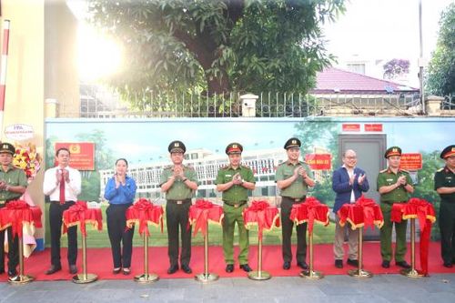 Công an TP Hồ Chí Minh khánh thành công trình bích họa Việt Nam tươi đẹp