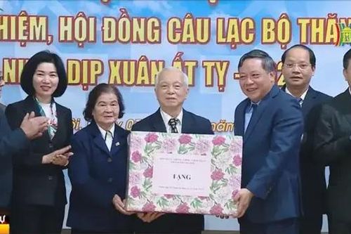 Lãnh đạo thành phố Hà Nội gặp mặt Câu lạc bộ Thăng Long