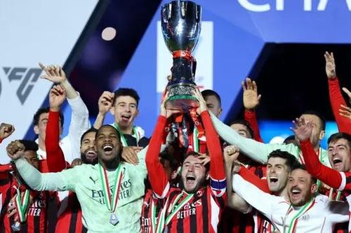 AC Milan lên ngôi vô địch Siêu cúp Italia