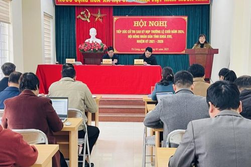 Tổ đại biểu HĐND tỉnh đơn vị Quảng Hòa tiếp xúc cử tri tại thị trấn Tà Lùng