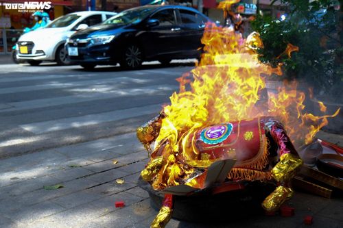 Thế nào là đốt vàng mã đúng cách?