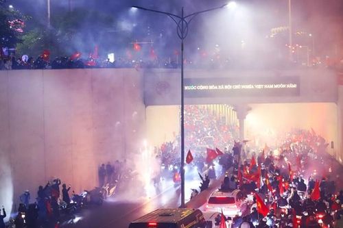Nhiều người đốt pháo sáng, gây rối trật tự sau trận chung kết ASEAN Cup bị xử lý