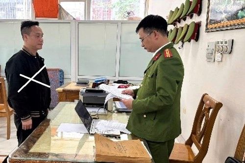 Mâu thuẫn trong khi nhậu, gã đàn ông chém và dọa giết nhiều người