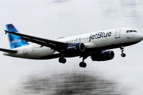 Phát hiện 2 thi thể trong buồng càng máy bay JetBlue