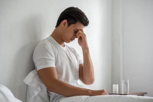 Áp lực ngầm bào mòn khả năng tình dục ở nam giới