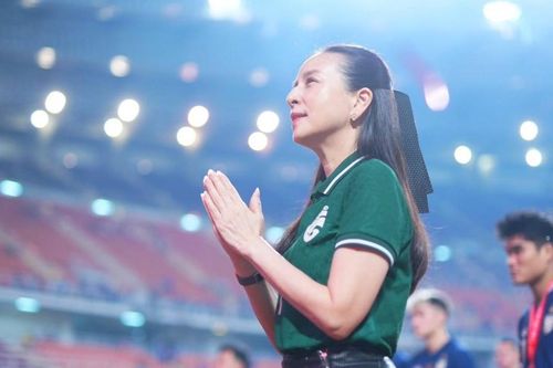 Người phụ nữ quyền lực của bóng đá Thái Lan sở hữu khối tài sản khổng lồ, luôn tử tế và giàu lòng nhân ái