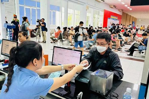 Chủ động phương án phục vụ hành khách dịp Tết Ất Tỵ