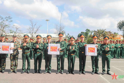 Quân khu 5: Kiểm tra lực lượng luyện tập tham gia diễu binh, diễu hành