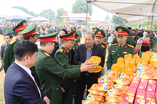 'Phiên chợ 0 đồng' ấm áp tình quân dân của Cục Kỹ thuật Binh chủng, Tổng cục Kỹ thuật