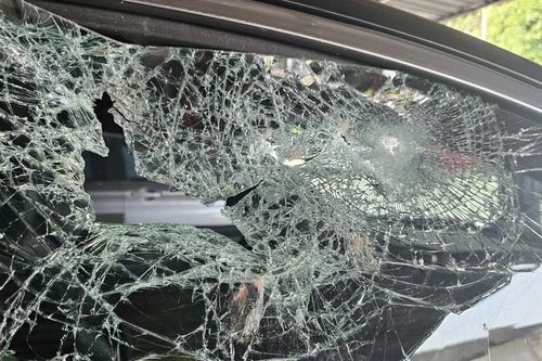 Lấy lời khai thanh niên đập phá xe ô tô công nghệ