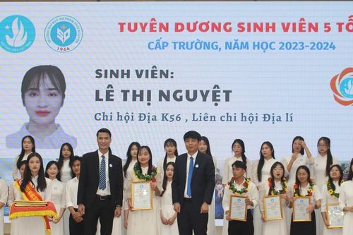 Trường ĐH Sư phạm, ĐH Thái Nguyên, tuyên dương tập thể và Sinh viên 5 tốt