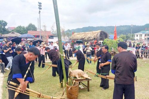 Độc đáo Lễ hội Gầu Tào dân tộc Mông