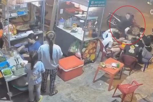Tin mới vụ bé trai lớp 7 bị đánh tới tấp, kéo lê ra đường ở Bình Định