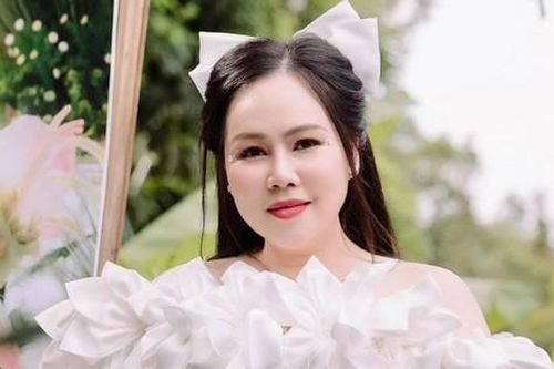 Nữ diễn viên lùn nhất phim Việt cưới chồng Tây cao 1,9 m