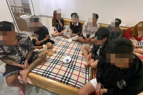 Khởi tố nhóm thanh niên góp tiền mua ma túy rồi vào nhà nghỉ bay lắc