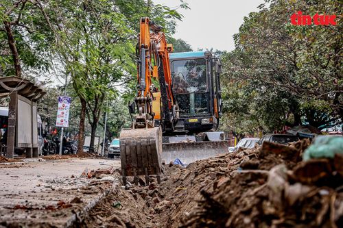Dỡ hàng rào tạo không gian mở cho Công viên Tuổi trẻ Thủ đô