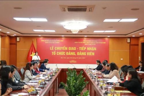 Chuyển giao 8 tổ chức đảng trực thuộc Đảng bộ Bộ Công Thương về Hà Nội