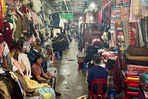 Chợ truyền thống đìu hiu những ngày giáp Tết