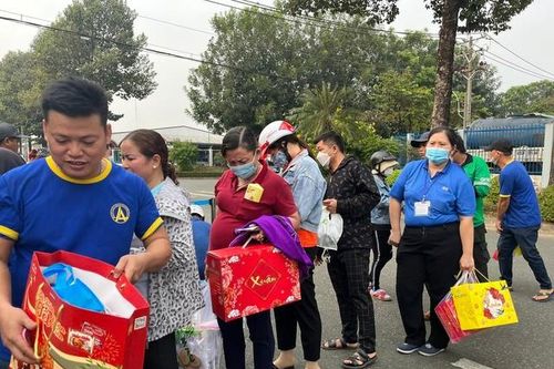 Thưởng Tết Nguyên đán Ất Tỵ 2025 tăng 13% so với năm Giáp Thìn 2024