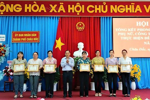TP. Châu Đốc tổng kết phong trào phụ nữ, công tác hội phụ nữ