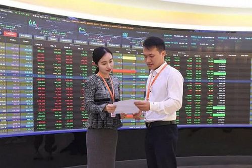 Tại sao giới phân tích kỳ vọng VN-Index năm 2025 vượt 1.400 điểm?