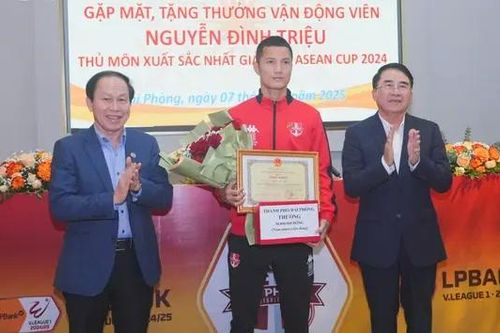 Đình Triệu được thưởng nhiều nhất đội tuyển Việt Nam