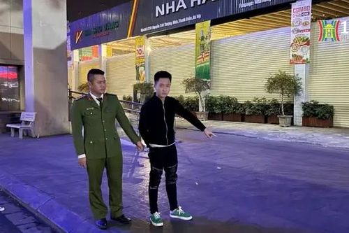 Cướp giật điện thoại trong lúc cổ vũ đội tuyển Việt Nam