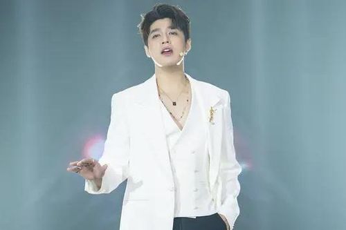 Noo Phước Thịnh hát về nỗi lòng người con xa quê