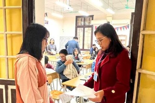 Hơn 4.400 em dự thi chọn học sinh giỏi thành phố các môn văn hóa lớp 12