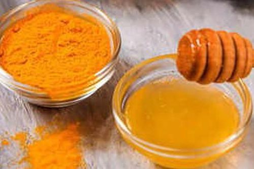 9 lợi ích của việc sử dụng mật ong với nghệ