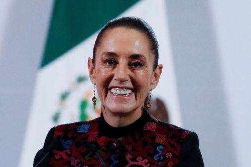 Tổng thống Mexico đề xuất đổi tên nước Mỹ của ông Trump