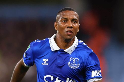 Gia đình Ashley Young sắp tạo nên trận đấu lịch sử