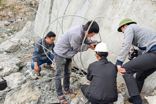 Bộ Xây dựng tạm dừng thi công thủy điện Đăk Mi 1